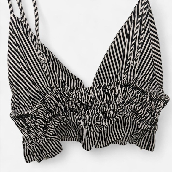 Sim & Sam Croptop - Picture 2 of 3